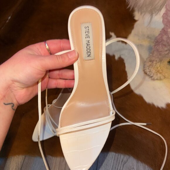 Steve Madden White Flamin Sandal (8) - Picture 10 of 12
